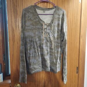 Mudd Shirt Womens Size XL Faded Camo Long Sleeve Lace Up Neckline Pullover Top